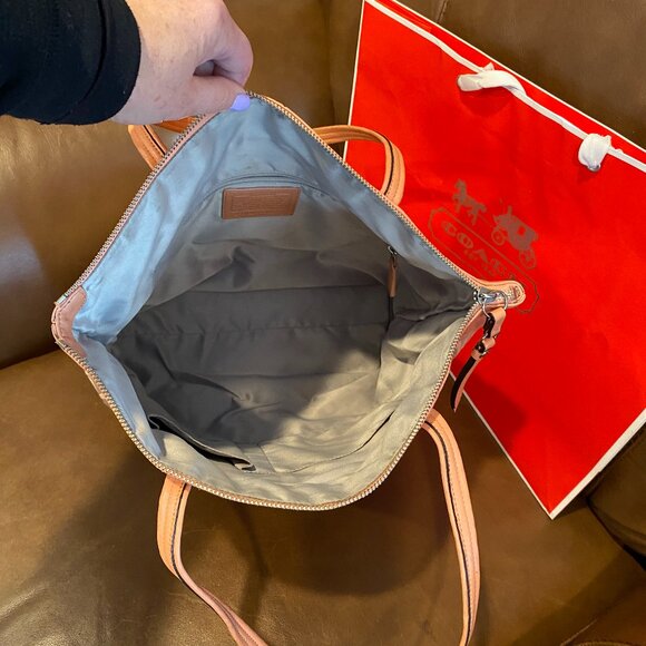 Coach Laura Signature Tote Khaki/Peach - Picture 10 of 13